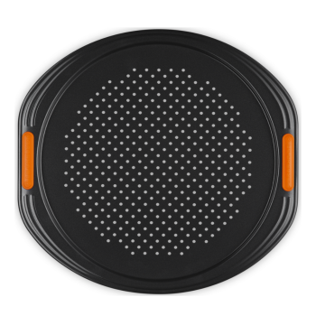 le-creuset-TNS-pizza-pan (3)