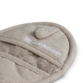 Le-Creuset-Oval-Pot-HolderSet-2-sable