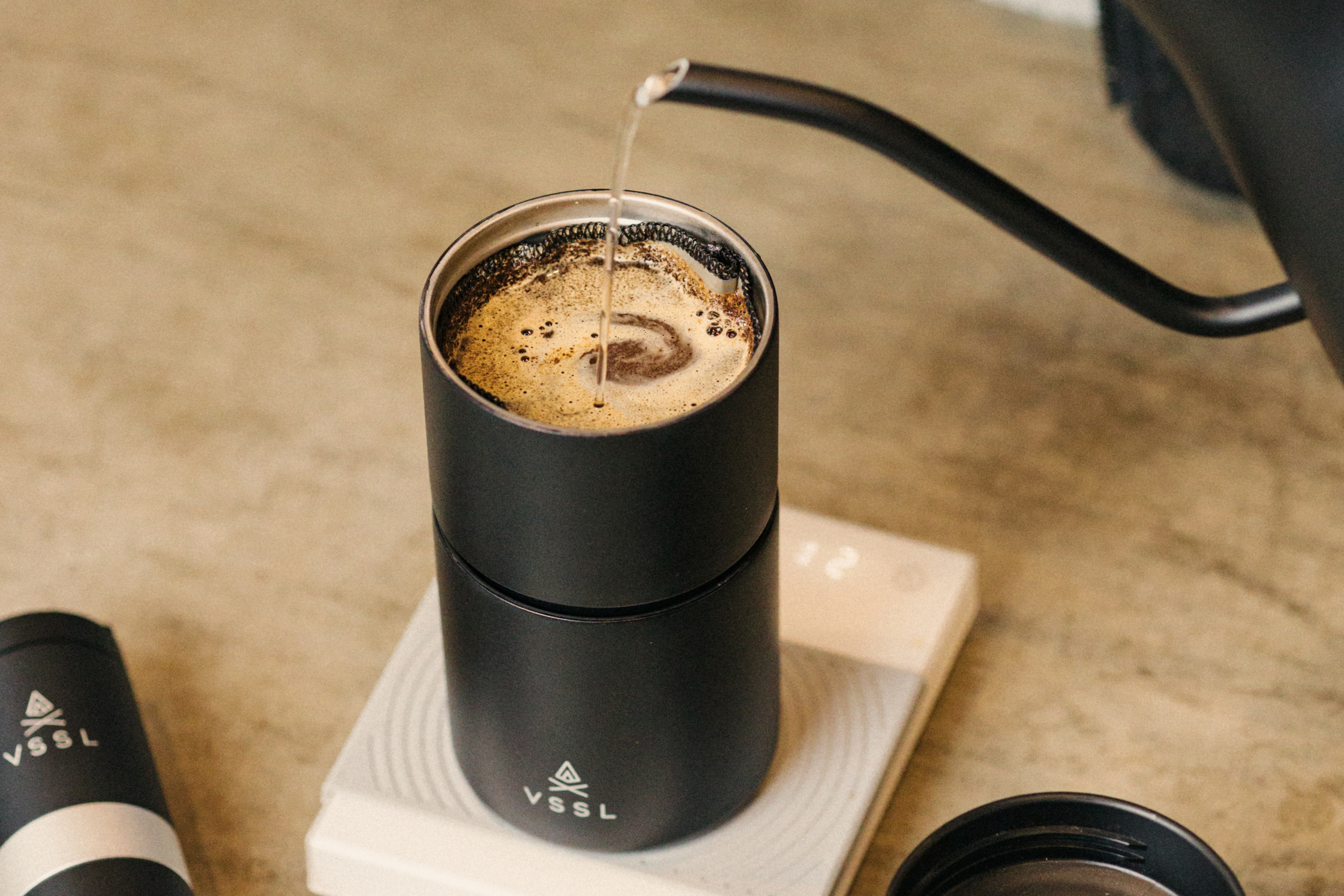 VSSL-Nest Pour-Over-Coffee-set-lifestyle-landscape (4)