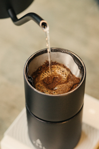 VSSL-Nest Pour-Over-Coffee-set-lifestyle-portrait (3)