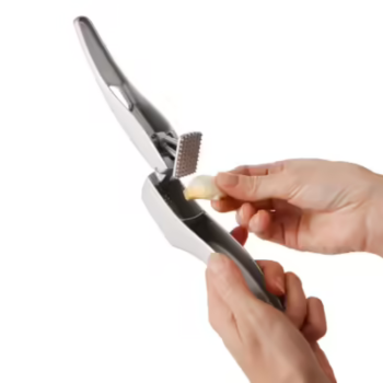 Zyliss Garlic Press Susi 3 with Cleaner (2)