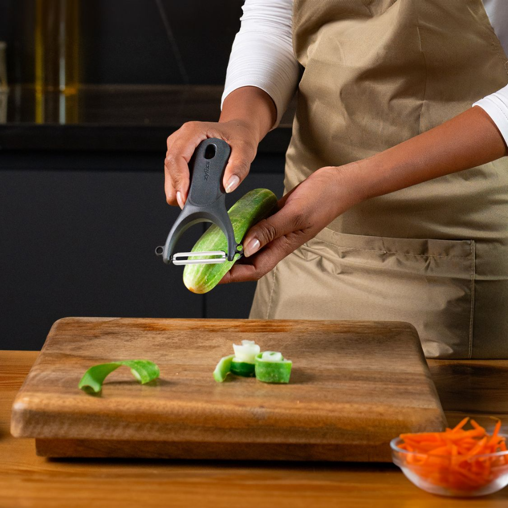 Zyliss-Swivel-Y-Peeler-14cm (7)