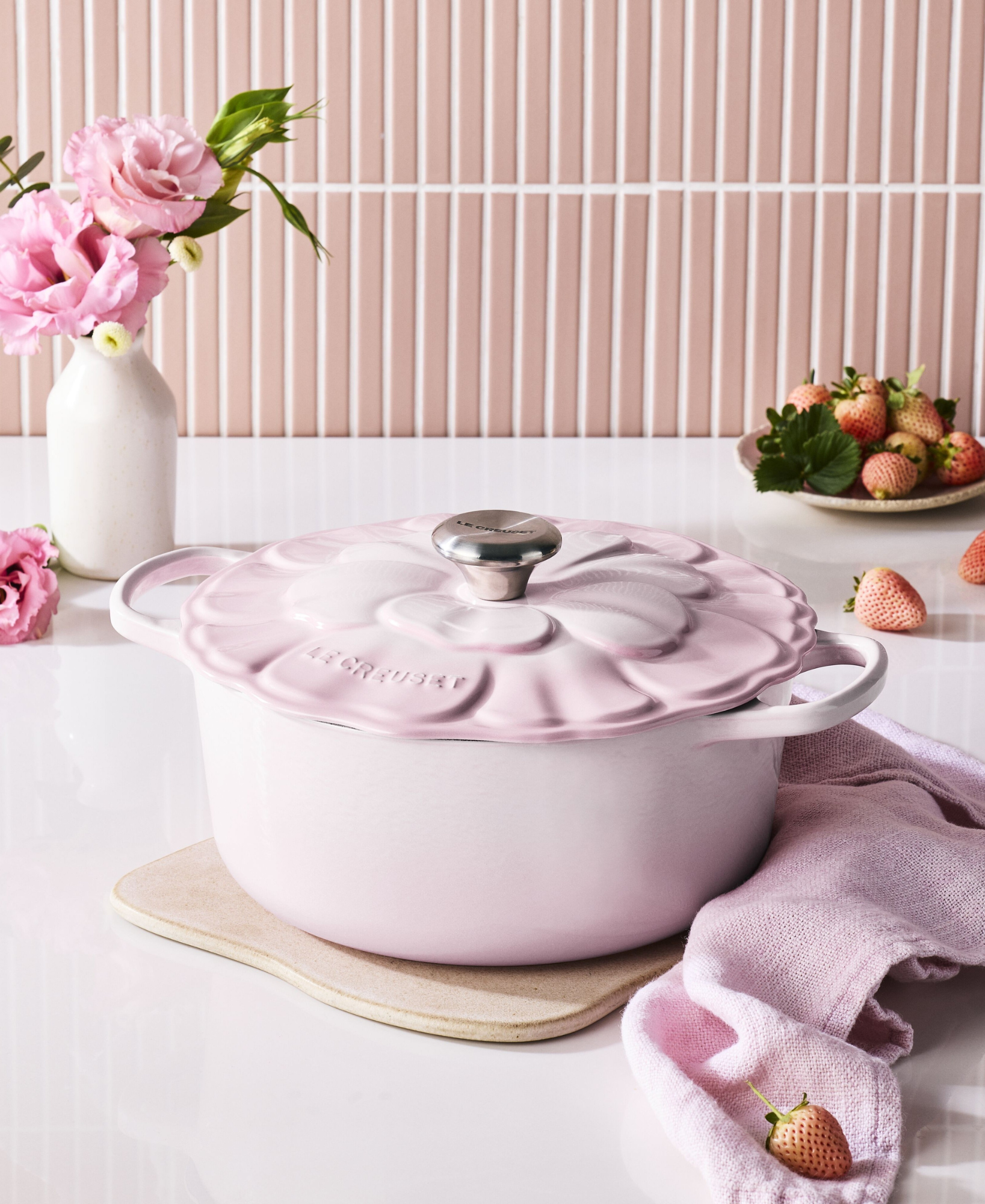 Cast Iron Casserole Shell Pink (1)