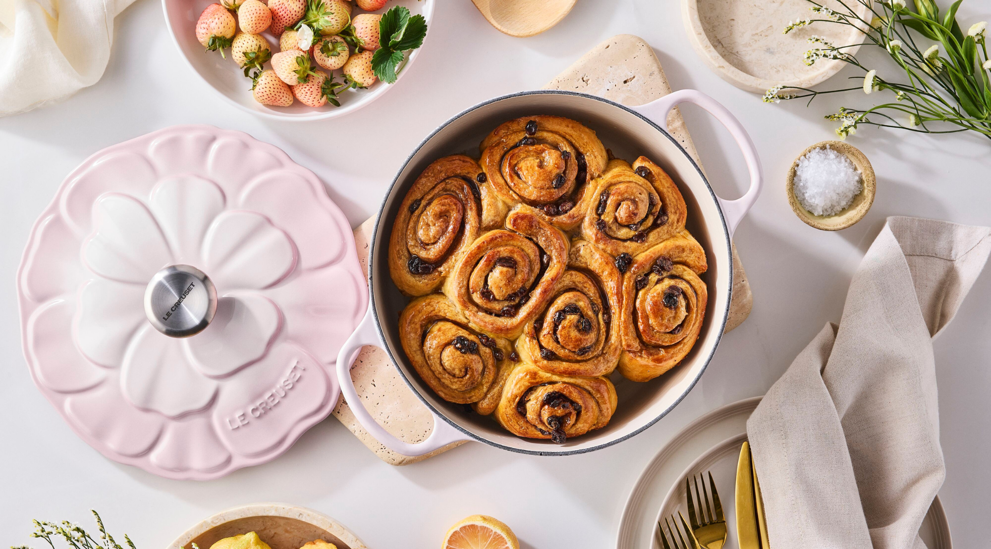 Cast Iron Shallow Casserole Shell Pink