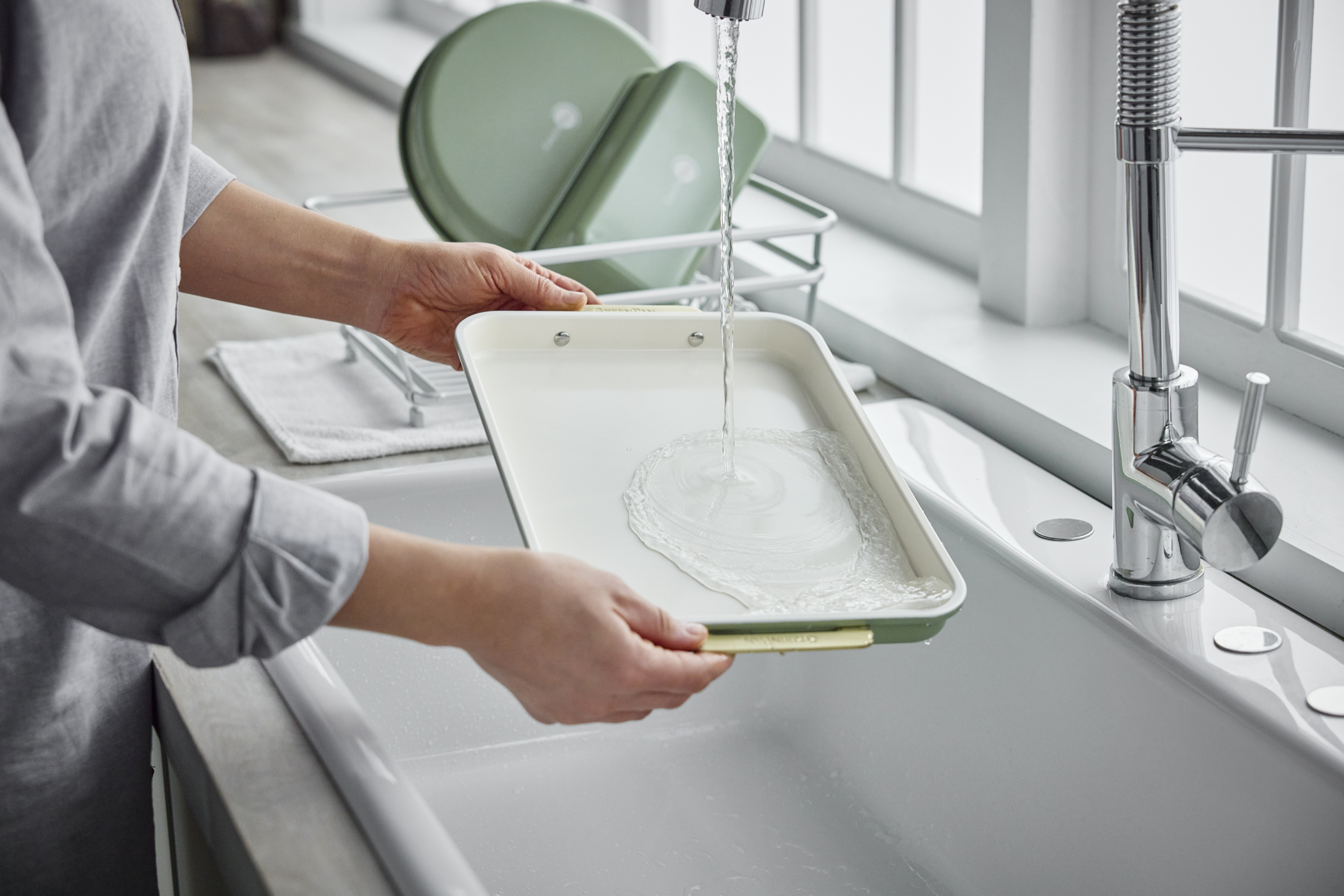 GreenPan Cookie Sheet Lifestyle Sage (2)