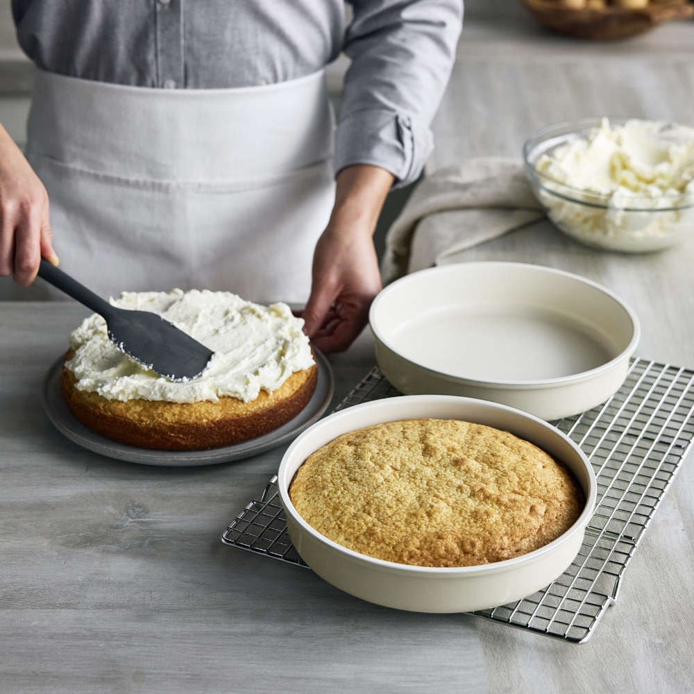 GreenPan Round Cake Pan Cream (2)