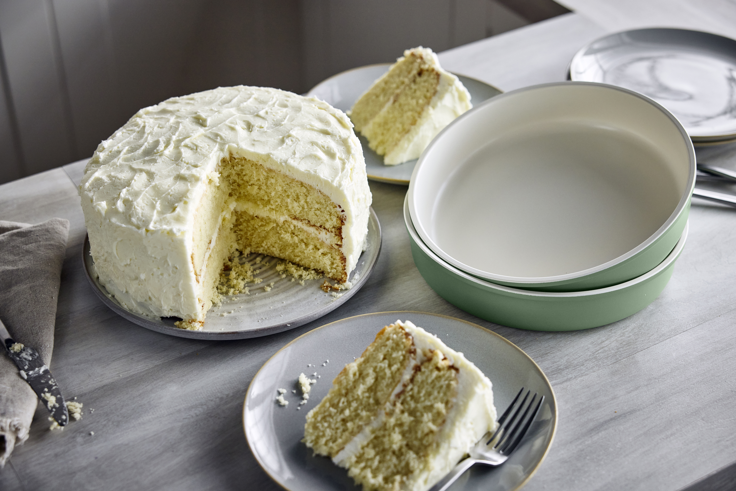 GreenPan Round Cake Pan Lifestyle Sage (3)