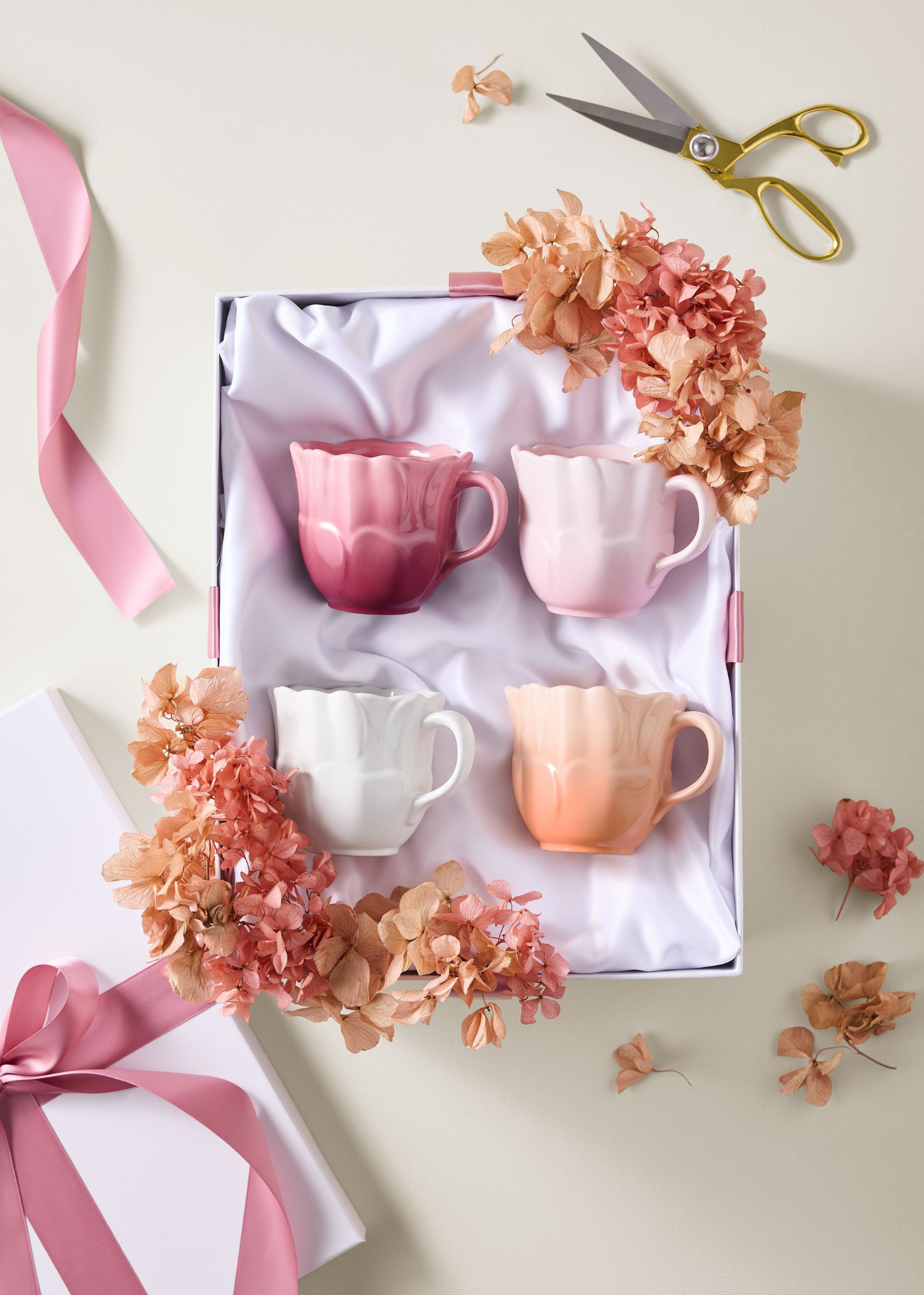 Le Creuset anemone Mug Lifestyle (4)