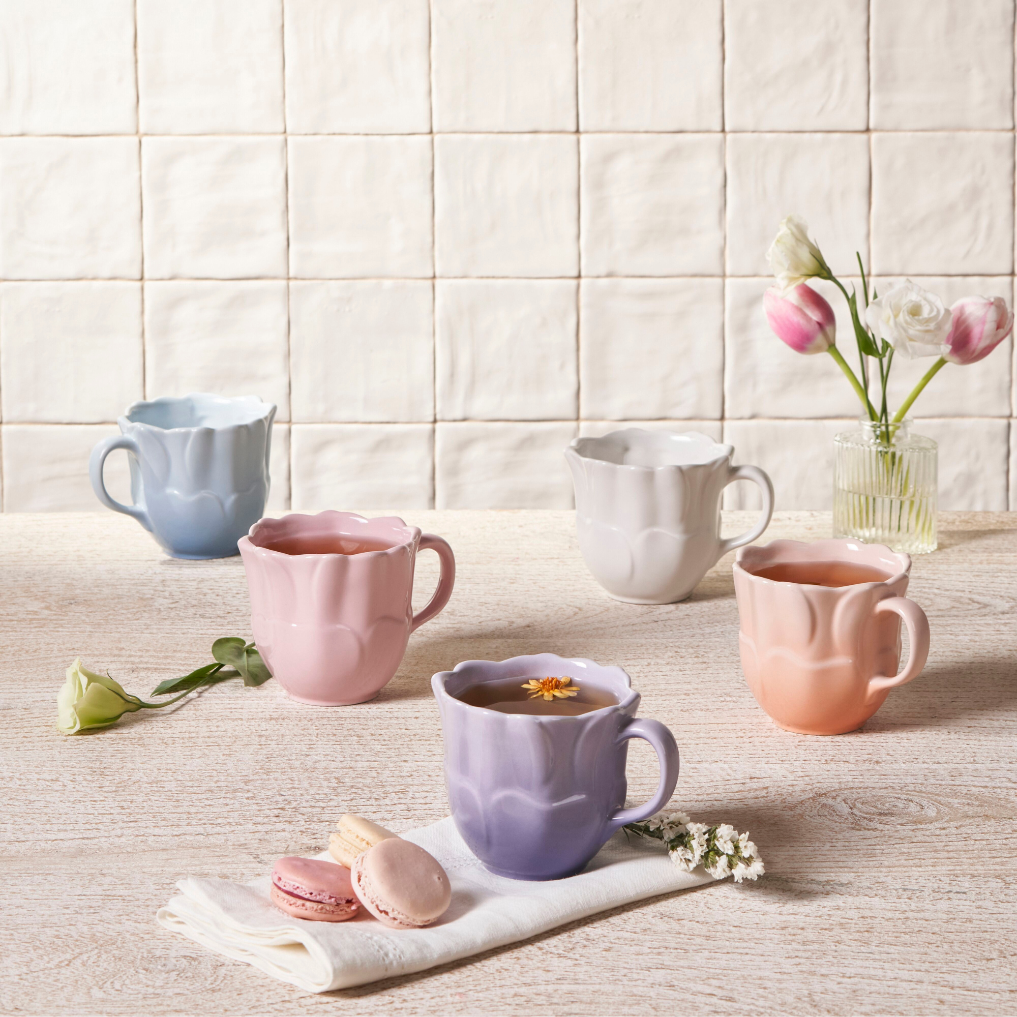 Le Creuset anemone Mug Lifestyle