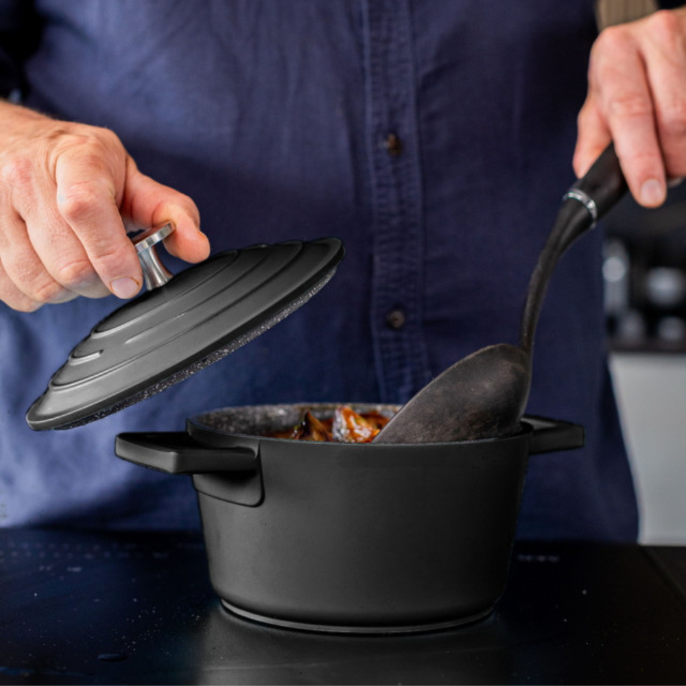 MasterCraft Cast Aluminium Casserole 1.4L Black (7)