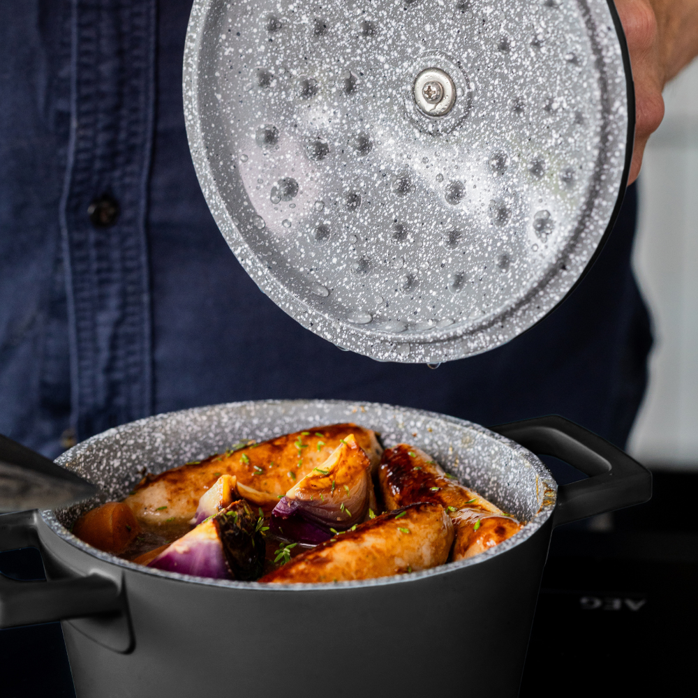 MasterCraft Cast Aluminium Casserole Black (5)