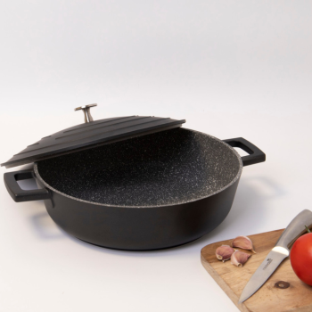 MasterCraft Cast Aluminium Shallow Casserole Dish 2.5L Black (3)