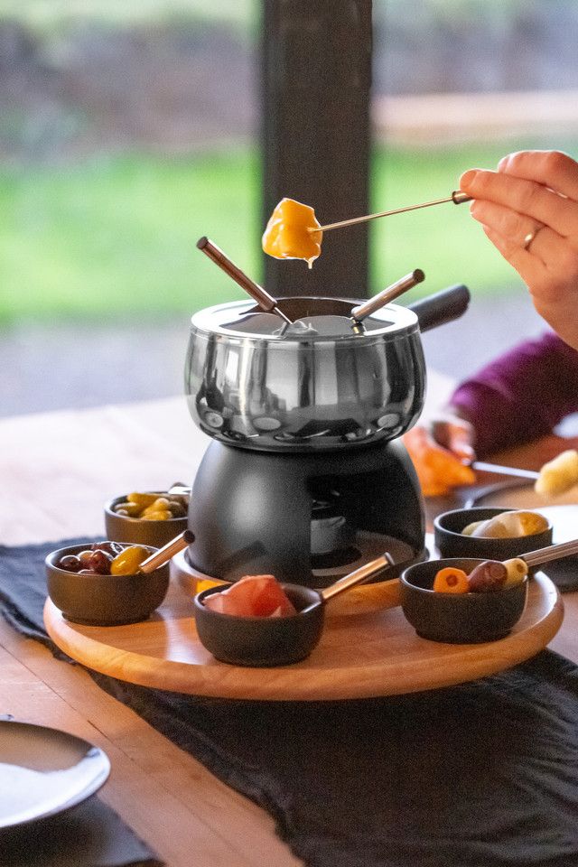 Artesá 6 Person Party Fondue Set