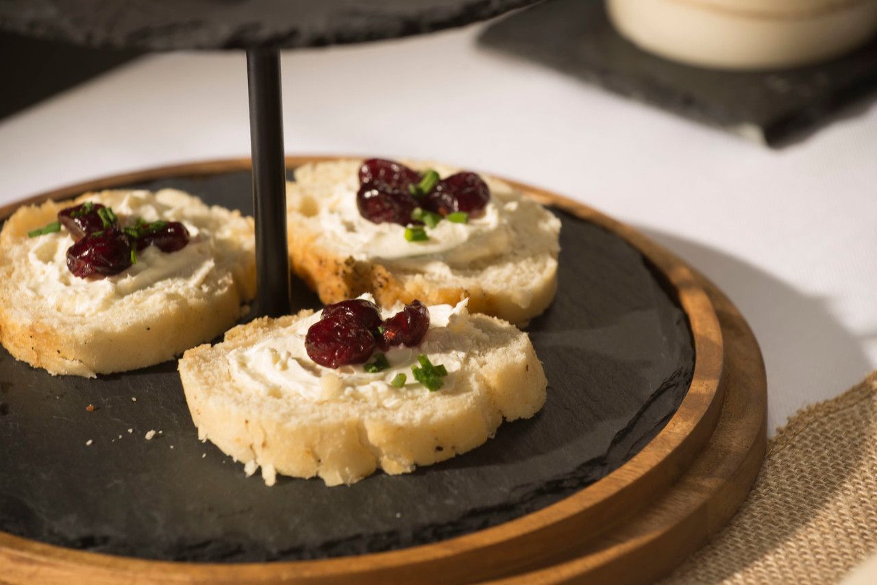 Artesá Appetiser Two Tier Serving Dome 33cm (2)