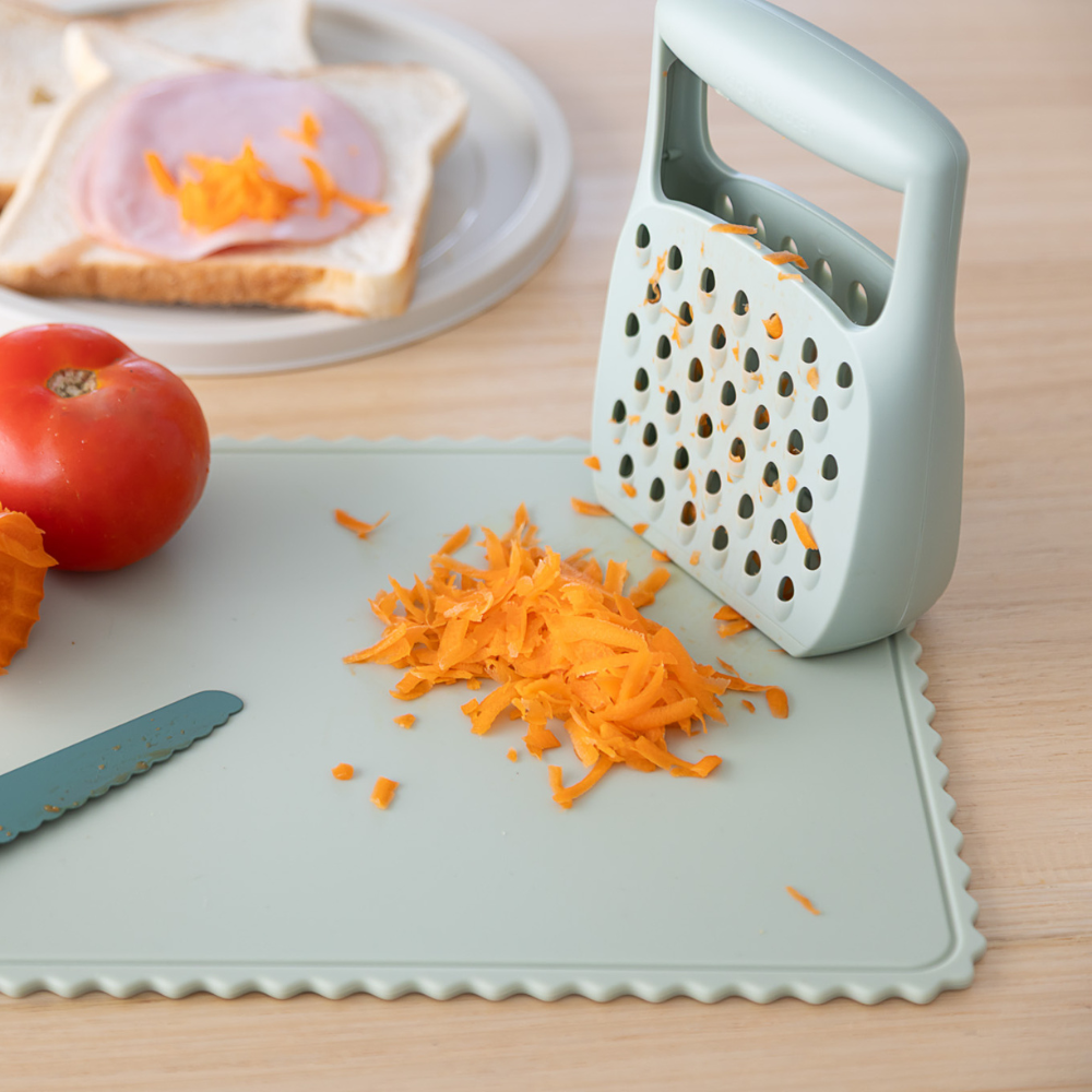 KiddiKutter Grater (4)