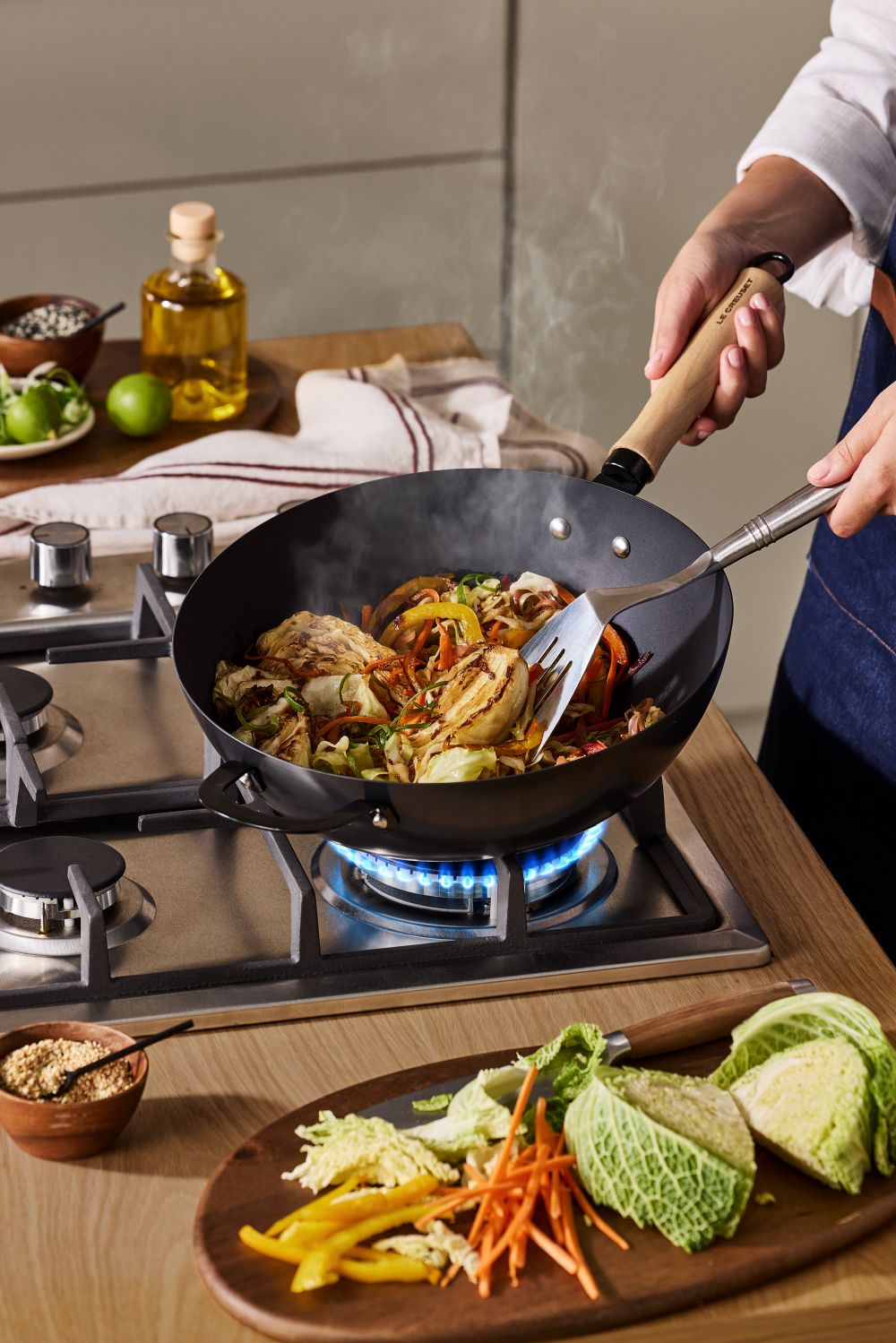 Le Creuset Carbon Steel Wok 30cm (1)