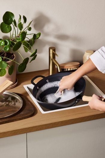 Le Creuset Carbon Steel Wok 30cm (12)