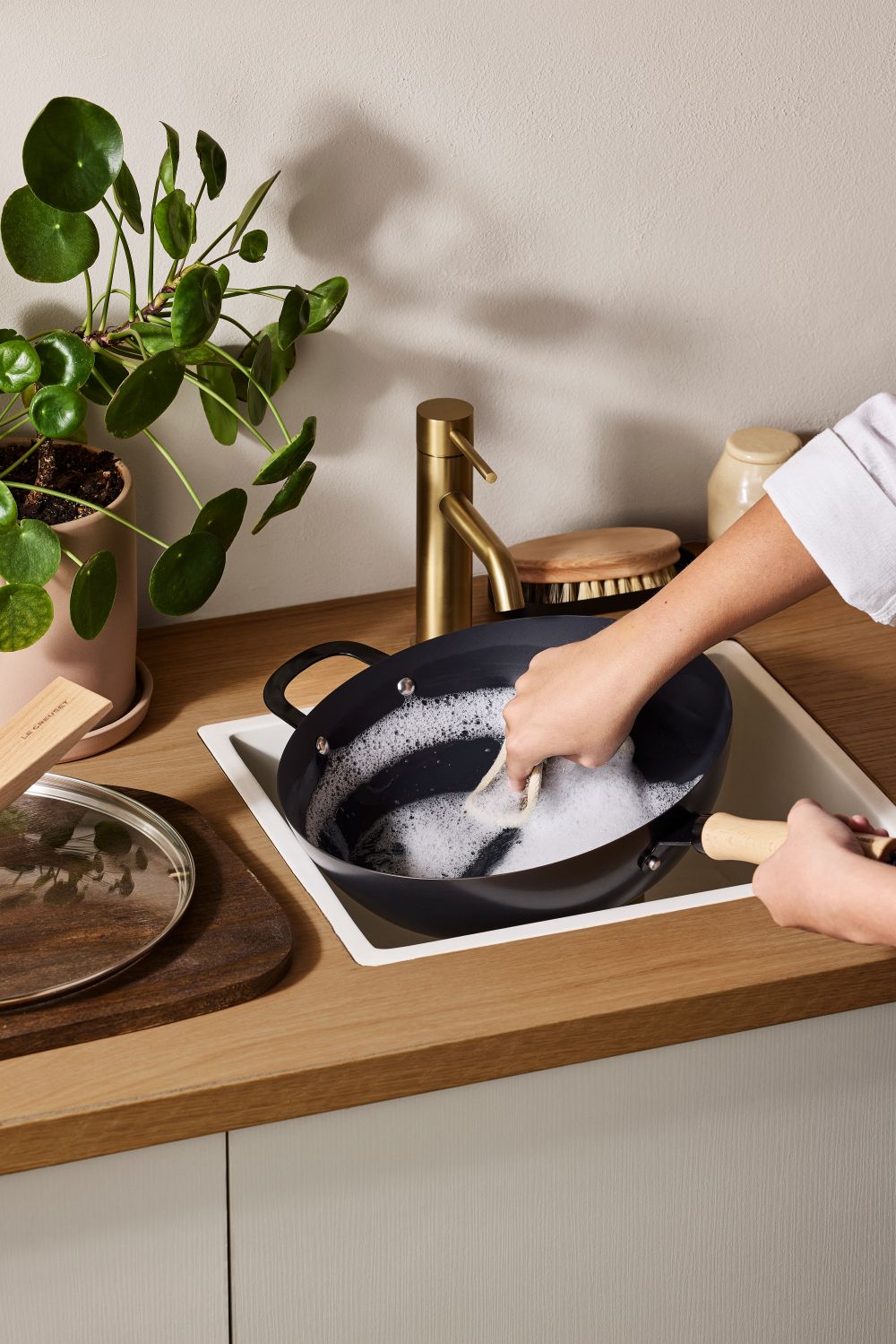 Le Creuset Carbon Steel Wok 30cm (12)