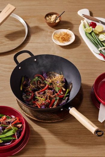 Le Creuset Carbon Steel Wok 30cm (3)