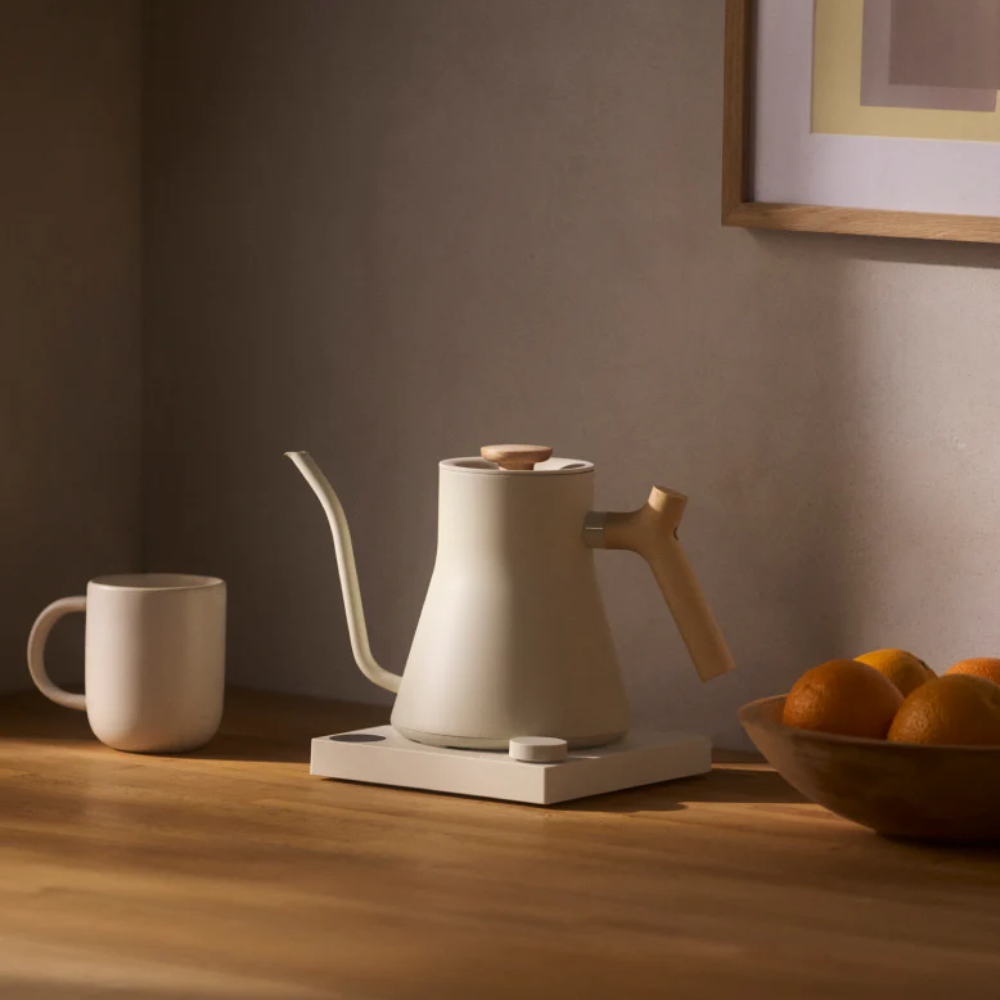 Fellow Stagg EKG Pro Electric Kettle Sesame with Maple Handle (5)