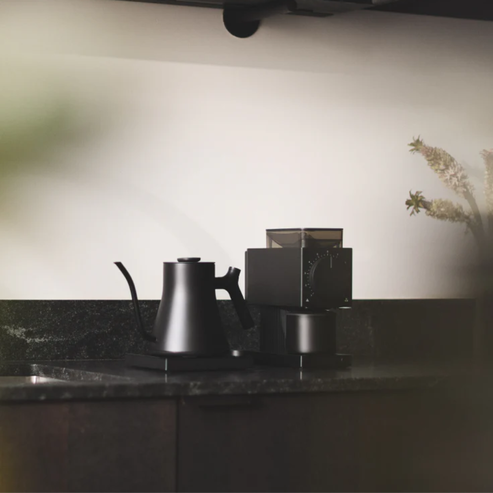 Fellow Stagg EKG Pro Electric Kettle Woodland with Walnut Handle 900ml (5)