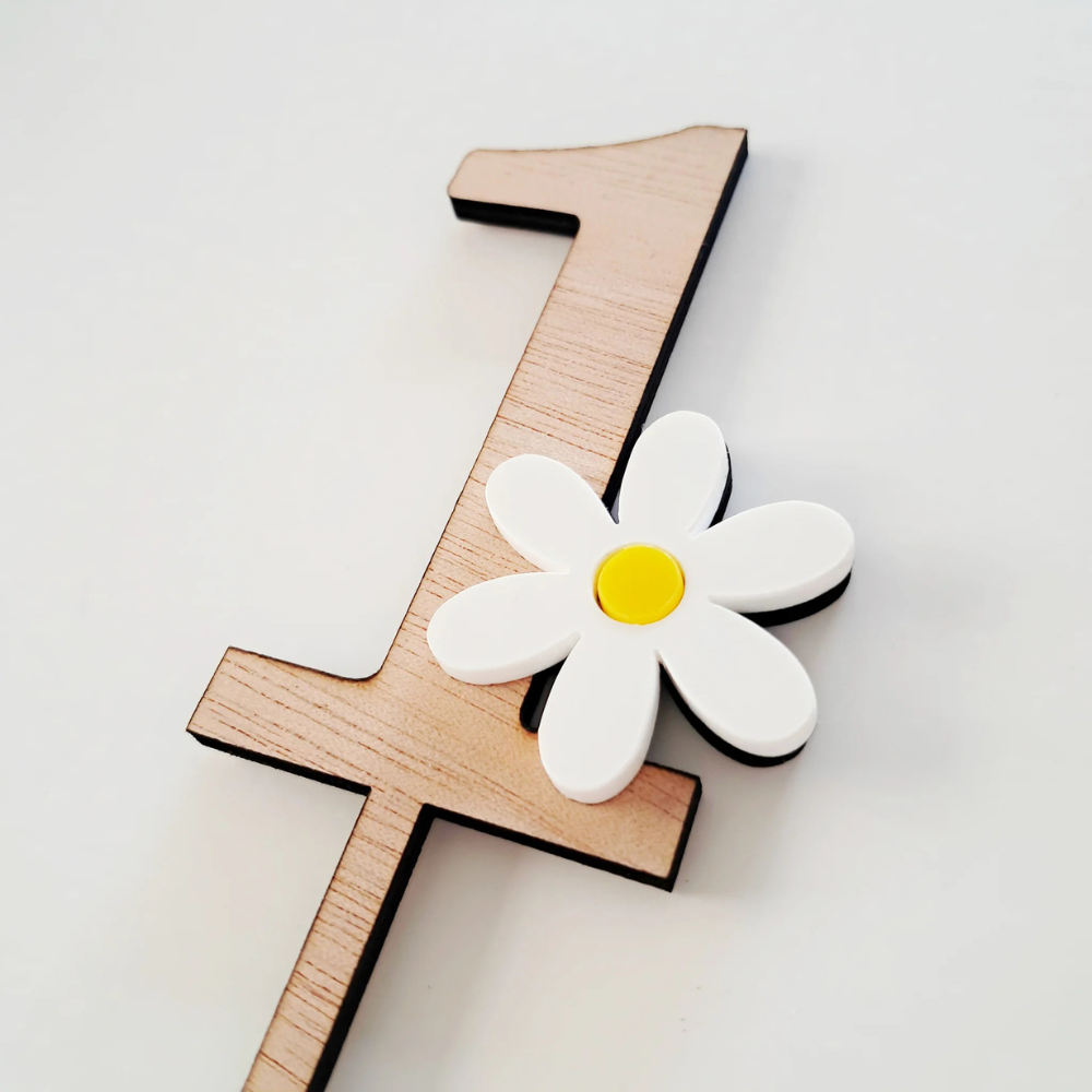 Little Toppers Daisy Number 1 Cake Topper (1)