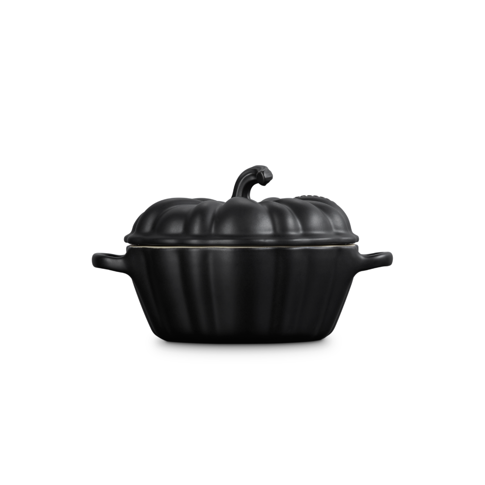 Le Creuset Pumpkin Cocotte Matte Black (3)