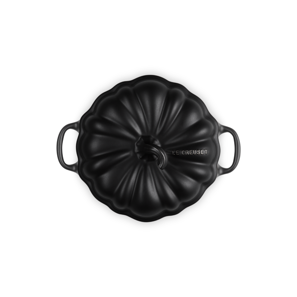 Le Creuset Pumpkin Cocotte Matte Black (4)