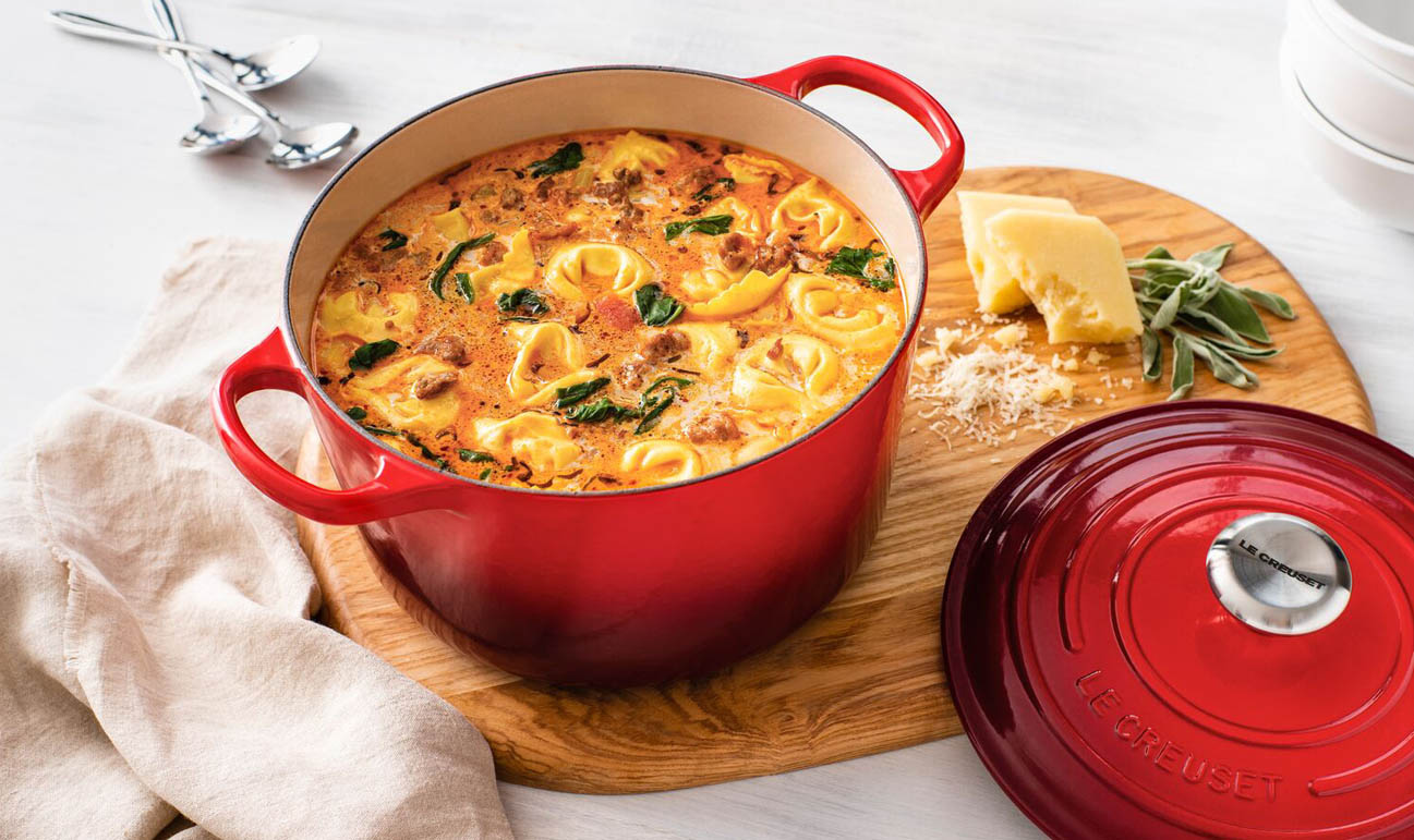Le Creuset Round Deep Casserole 26cm Cerise (7)