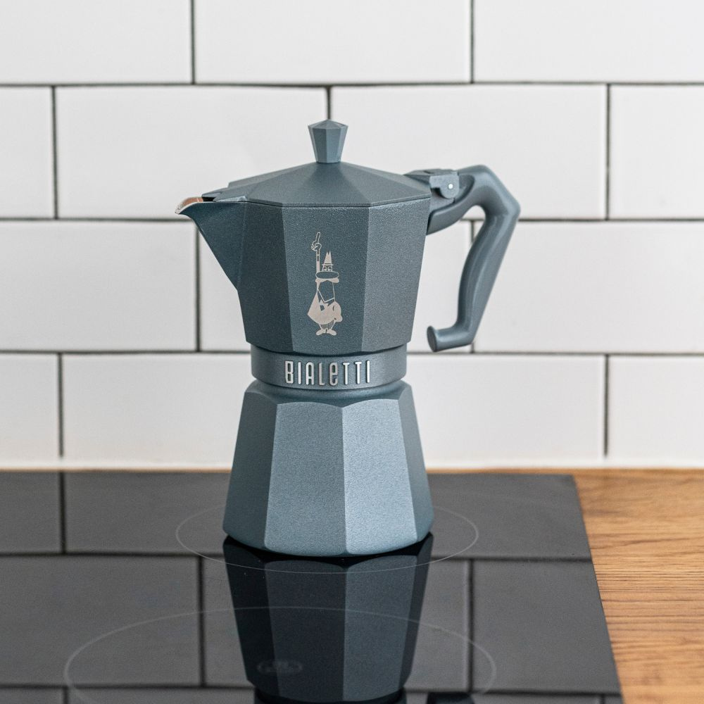 Bialetti Moka Exclusive Induction Grey 6 Cup (2)