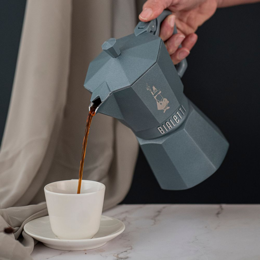 Bialetti Moka Exclusive Induction Grey 6 Cup (4)