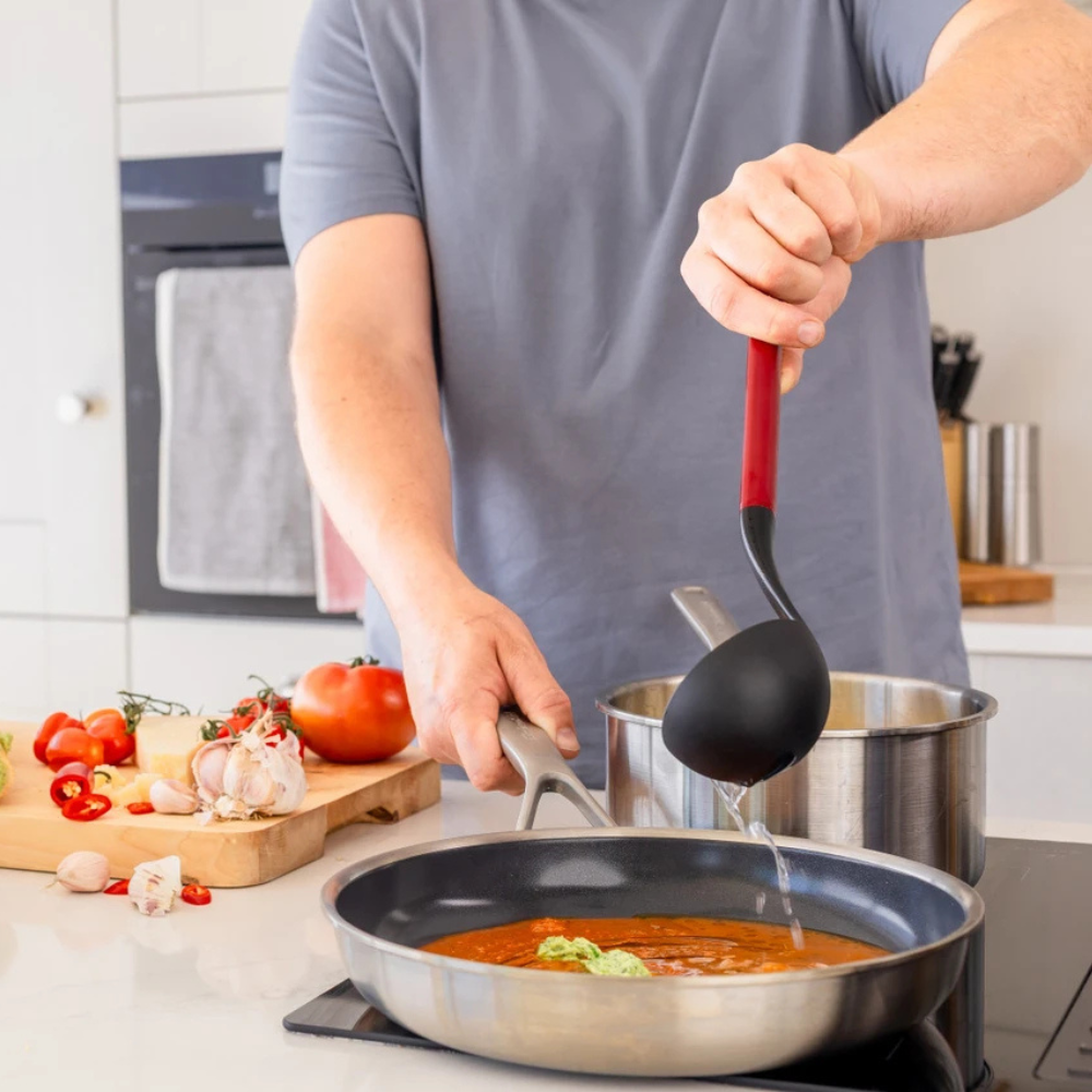 KitchenAid Ladle Empire Red 30cm (4)