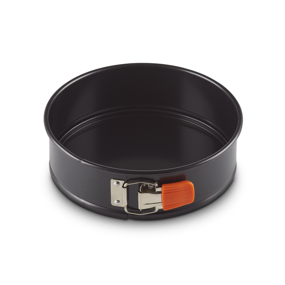 Le Creuset Toughened Non-Stick Springform Round Cake Tin 24cm (2)