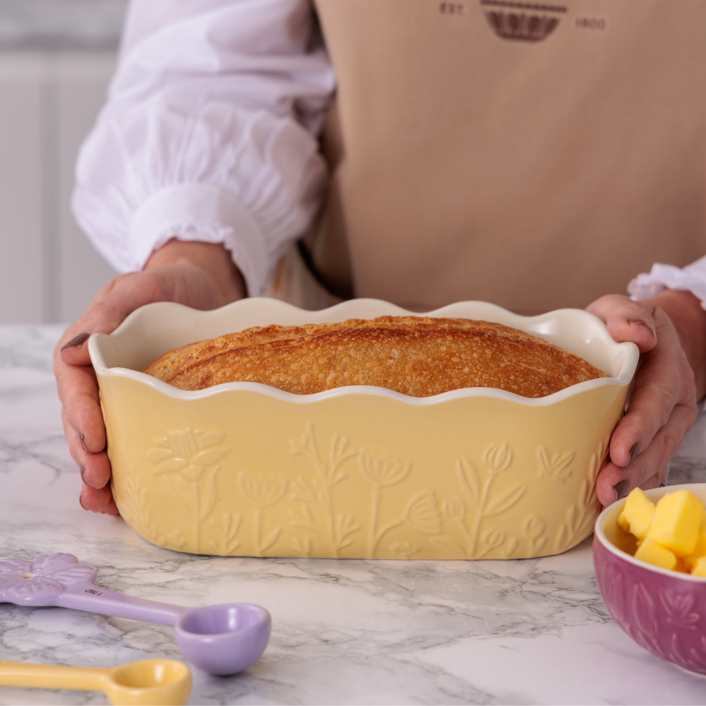 Mason Cash In the Meadow Loaf Pan Yellow 22cm (1)