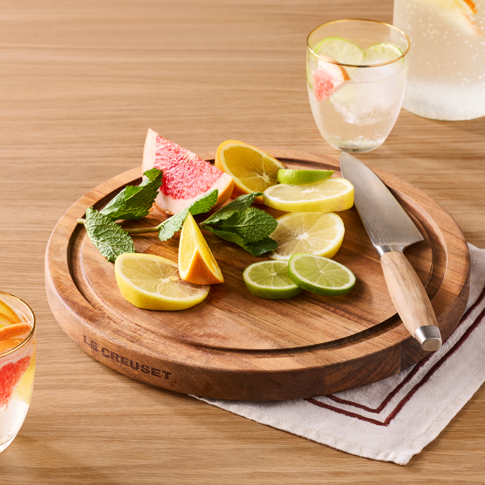 Le Creuset Acacia Wood Serving Board Round 30cm (4)