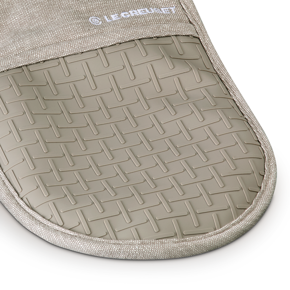 Le Creuset Double Oven Glove Sable 90cm (3)