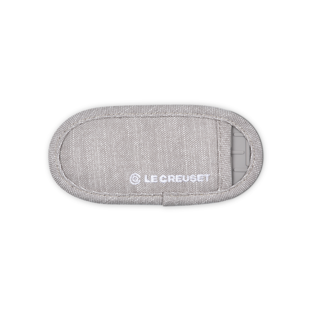 Le Creuset Textiles Hand Sleeve Sable 18cm (2)