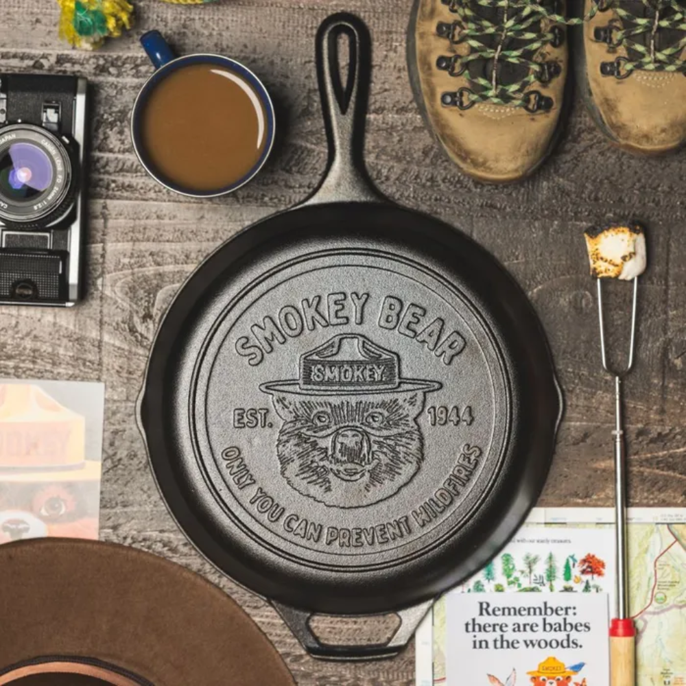 Lodge Cast Iron Smokey Bear Skillet 26cm (3)