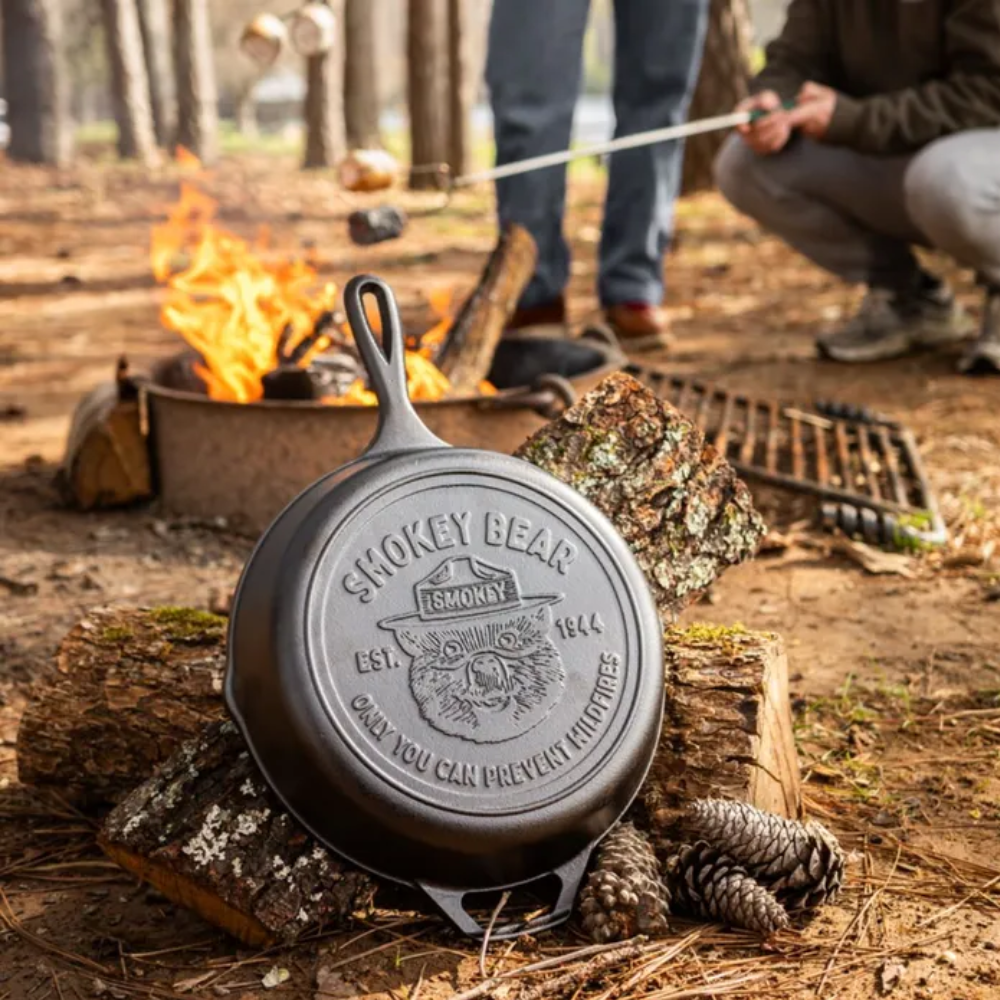 Lodge Cast Iron Smokey Bear Skillet 26cm (4)