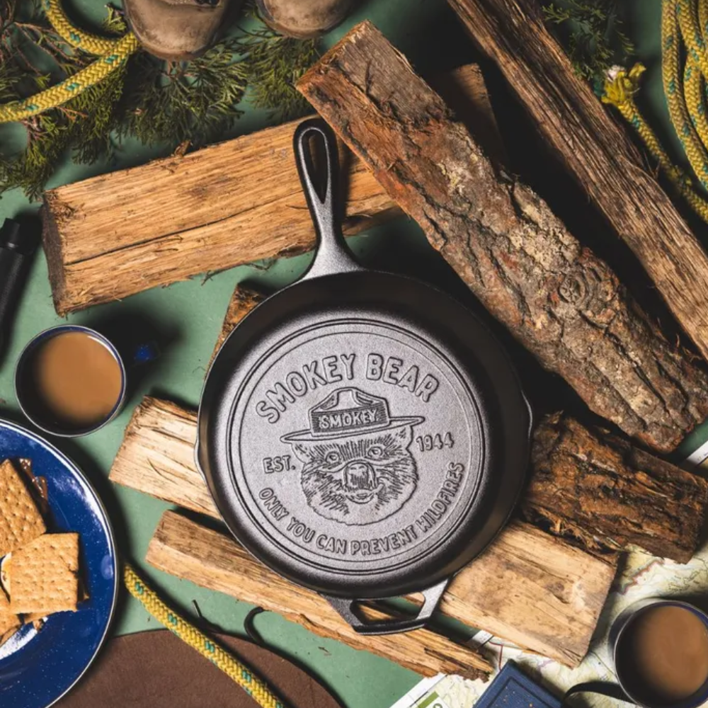 Lodge Cast Iron Smokey Bear Skillet 26cm (6)